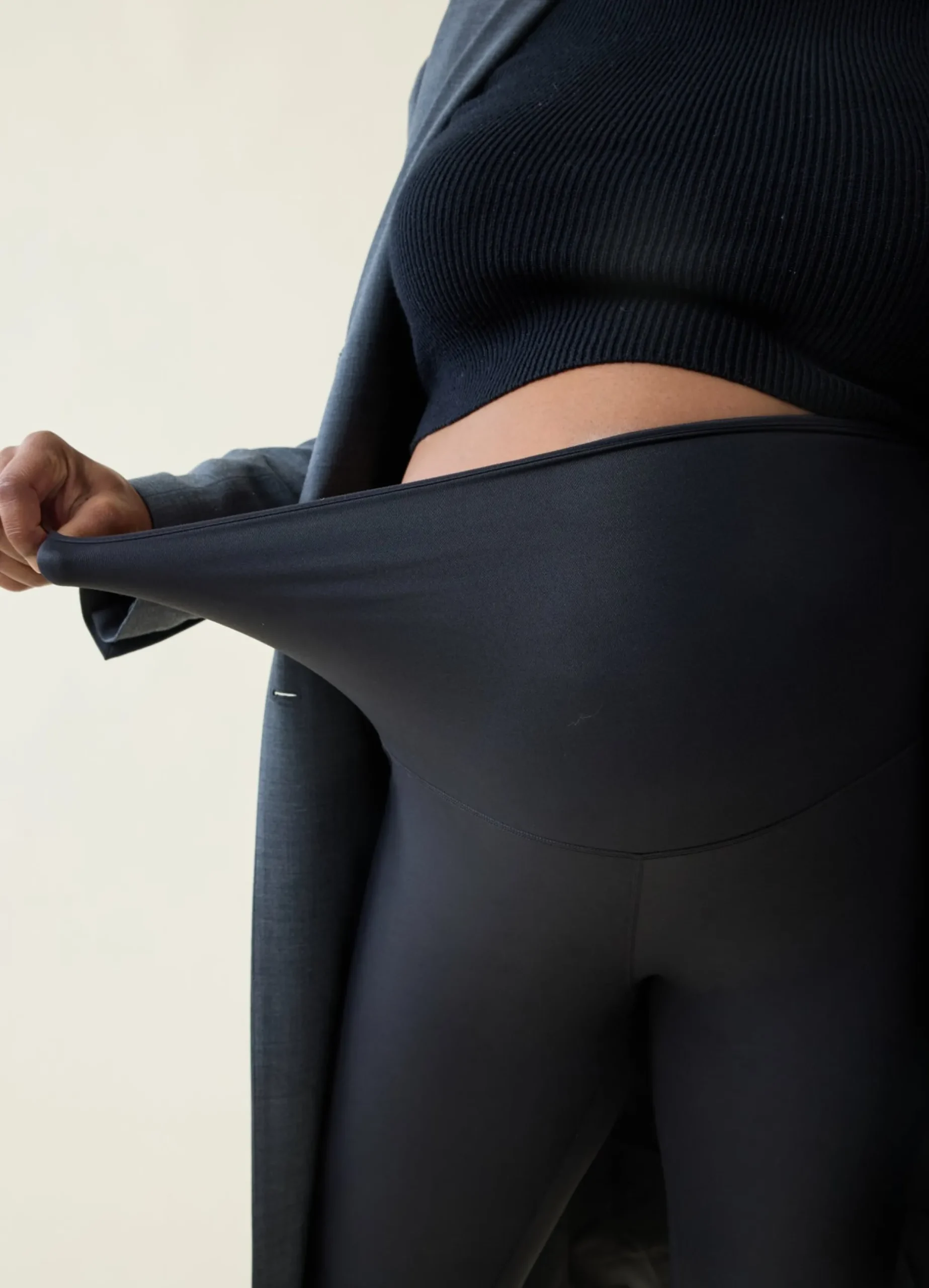 The Glossy Everywear Black Maternity Legging